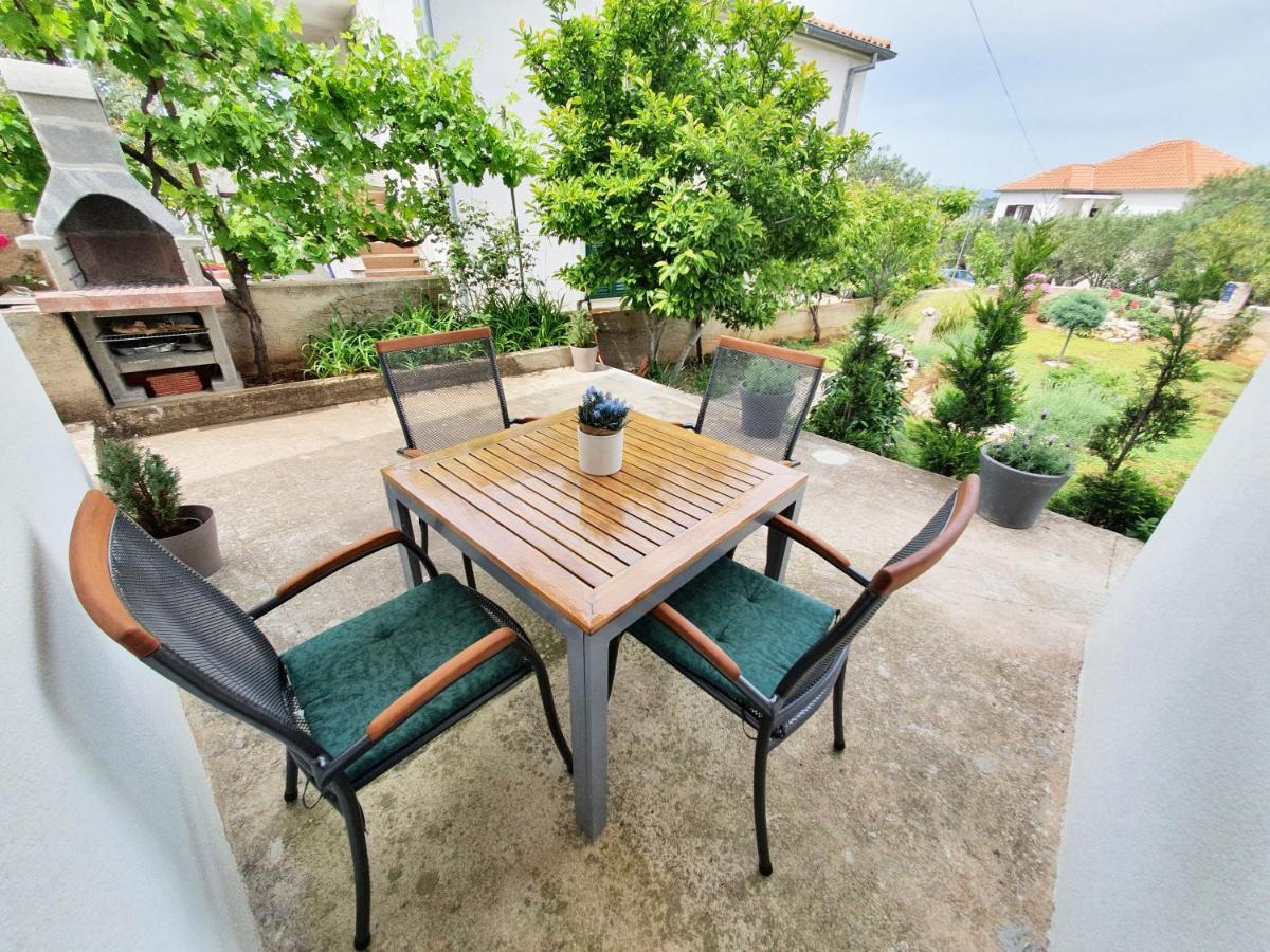 Apartmani Daniela Murter Zewnętrze zdjęcie